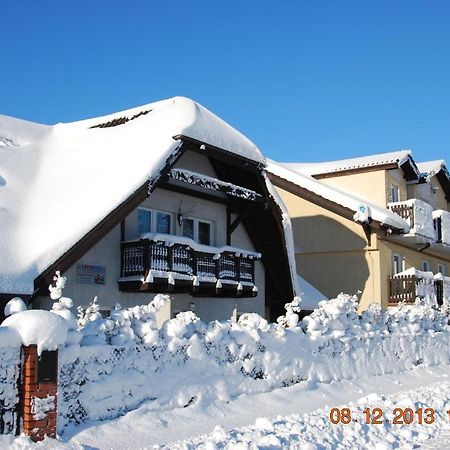 Zajazd I Restauracja "Mysliwskie Zacisze" Nikielkowo Exterior photo